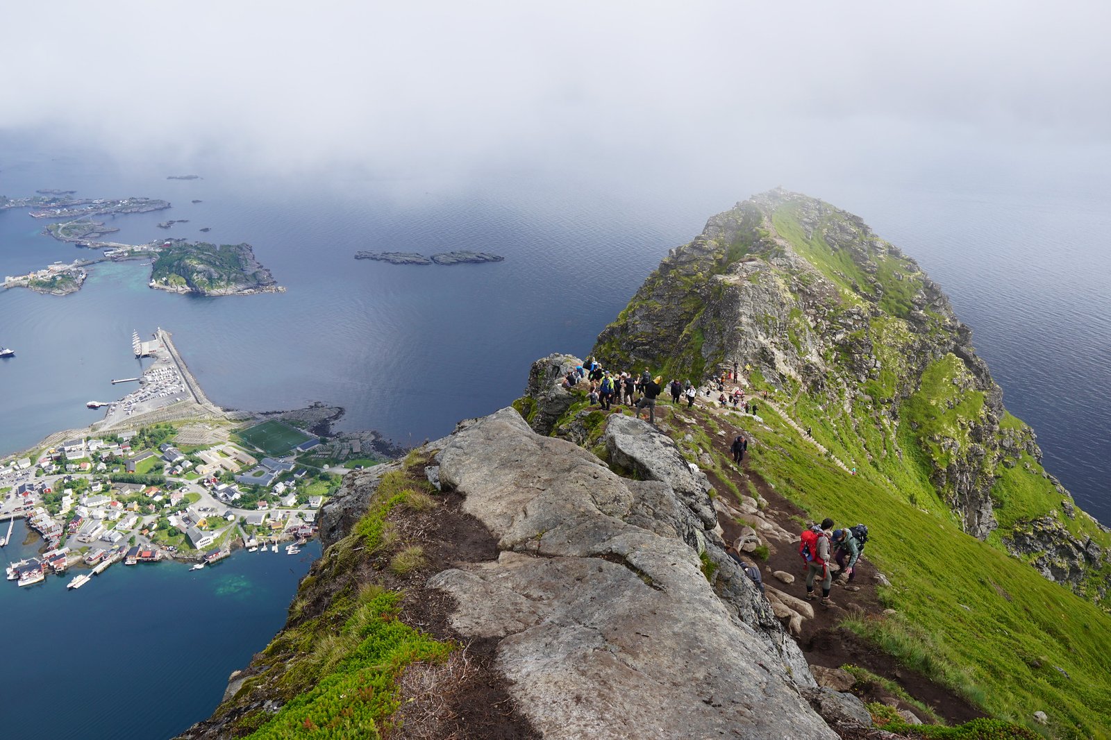 Reinebringen hike